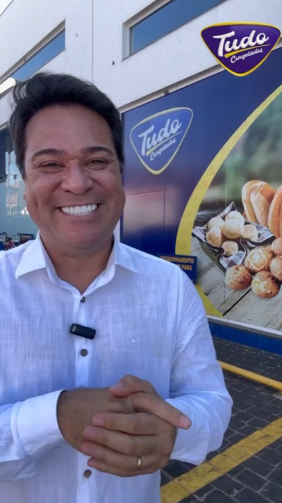 Video Marcelo: Seja distribuidor Tudo congelados. Bora ver o novo vídeo do Marcelo Honorato: Como ser um distribuidor da Tudo Congelados na sua cidade! 🚚❄️ Quer expandir suas oportunidades de negócio e se tornar um distribuidor da Tudo Congelados? Não perca esse vídeo do Marcelo Honorato, onde ele explica como você pode trazer nossas delícias para a sua cidade. Assista agora e descubra todos os benefícios de ser um distribuidor parceiro. Entre em contato com a gente pelo nosso site tudocongelados.com.br ou pelo nosso WhatsApp de atendimento: 📱 34-99976-0759.