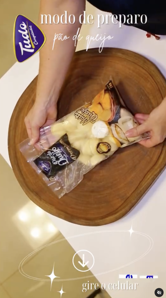 Modo de Fazer do Nosso Pão de queijo. 🧀Gira o celular para ver o modo de preparo do nosso Pão de Queijo 🧀 Para garantir que seu pão de queijo fique delicioso e perfeito, siga estas etapas simples: 1️⃣ Pré-aqueça o forno a 180°C e deixe-o aquecer por cerca de 15 minutos. 2️⃣ Retire os pães de queijo da embalagem e coloque-os em uma forma. Lembre-se de deixar um espaço de 2 a 3 cm entre cada um para que eles assem de maneira uniforme. 3️⃣ Leve ao forno pré-aquecido e asse por aproximadamente 30 minutos, ou até que fiquem dourados e crocantes. 4️⃣ Retire do forno e aproveite enquanto estão quentinhos e saborosos! 5️⃣ Para armazenar, mantenha o restante dos pães de queijo na embalagem original, feche bem e retorne ao freezer, mantendo a temperatura entre -12°C e -18°C. 🔍 Dica: Sempre verifique as instruções no rótulo da embalagem para obter os melhores resultados!  🌟 Veja mais em: https://tudocongelados.com.br/pao-de-queijo/ Compartilhe com seus amigos e não se esqueça de marcar alguém que ama um bom pão de queijo!