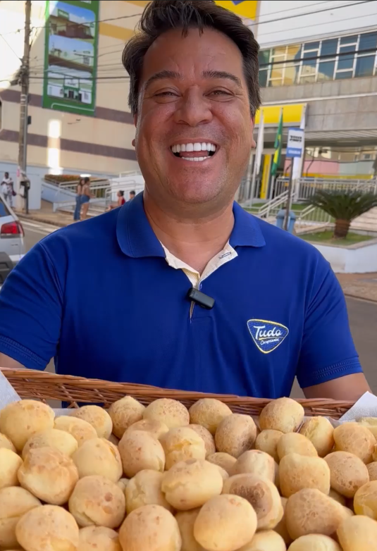 Marcelo nas ruas de Ituiutaba com o nosso famoso pão de queijo da Tudo Congelados