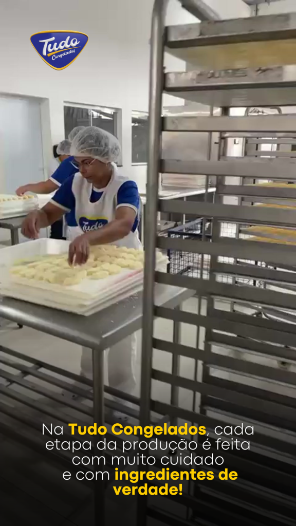 Produção. Na Tudo Congelados, cada etapa da produção é feita com muito cuidado — e com ingredientes de verdade.