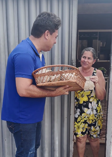 Pão de Queijo quentinho + Surpresa boa no Bairro Natal, em Ituiutaba! A reação do público foi a melhor possível – teve surpresa, sorrisos e muito sabor envolvido!